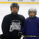 На семейной тренировке по хоккею
